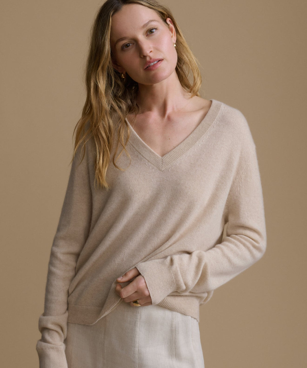 Everyday Relaxed Cashmere V-Neck Sweater in Oatmeal - Flattering drape and ribbed hem details
